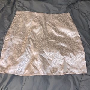 Silky Gold cheetah Skirt! Size medium!